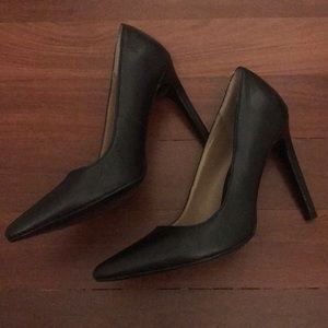 Mango black pump